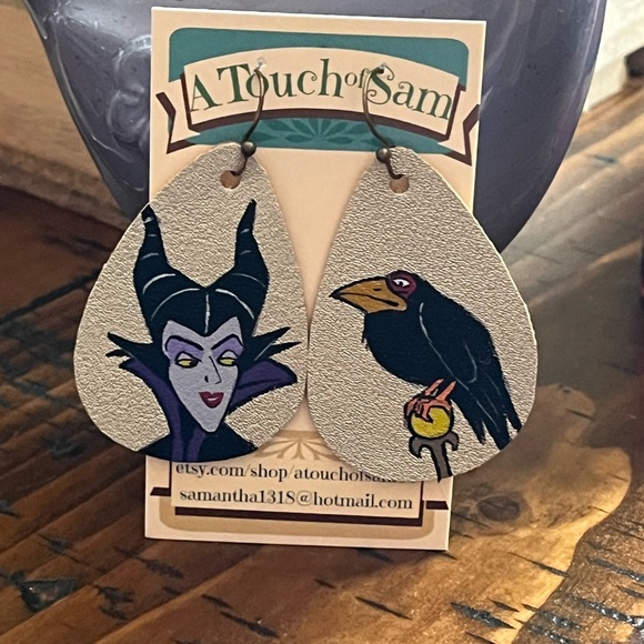 HAND PAINTED Unique Cartoon earrings!! - Picture 2 of 5
